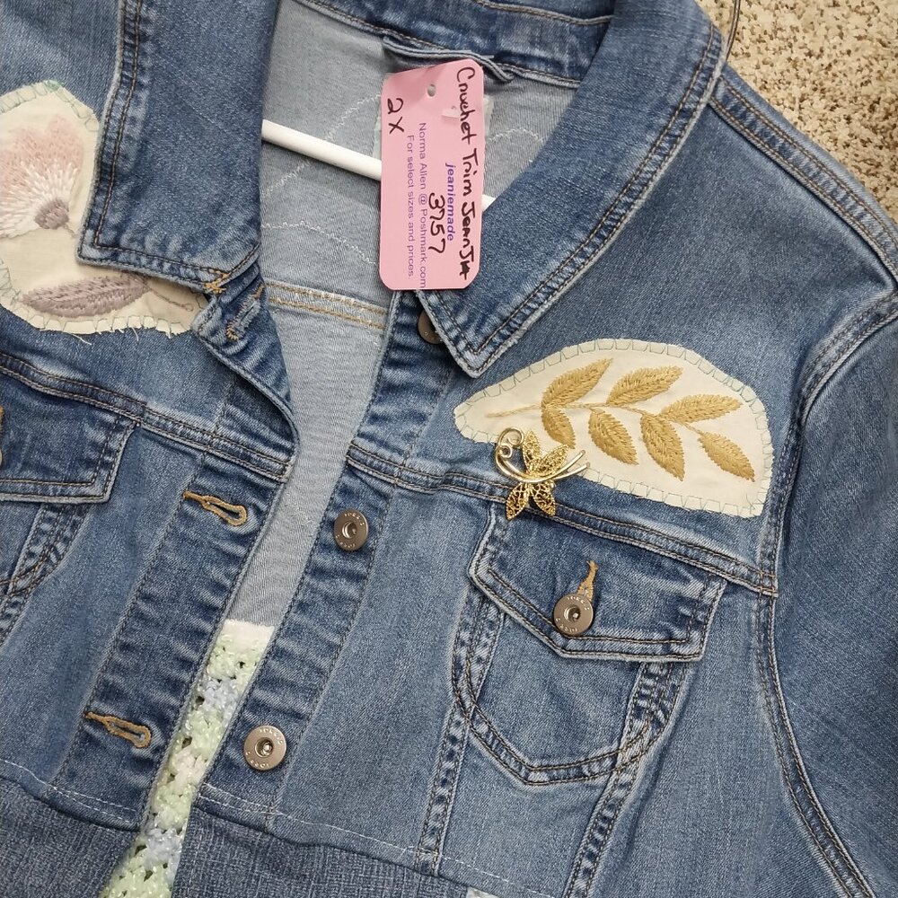3757 Size 4/2X Upcycled Torrid Jean Tunic with Crochet Trim and Appluque Flowers - Picture 2 of 9
